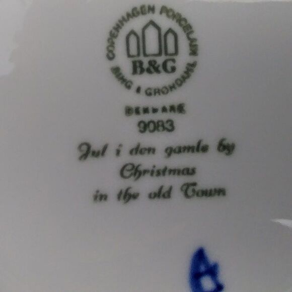 1983  Cobalt Blue Bing & Grondahl "Christmas in a Small Town"  Plate - Picture 8 of 8